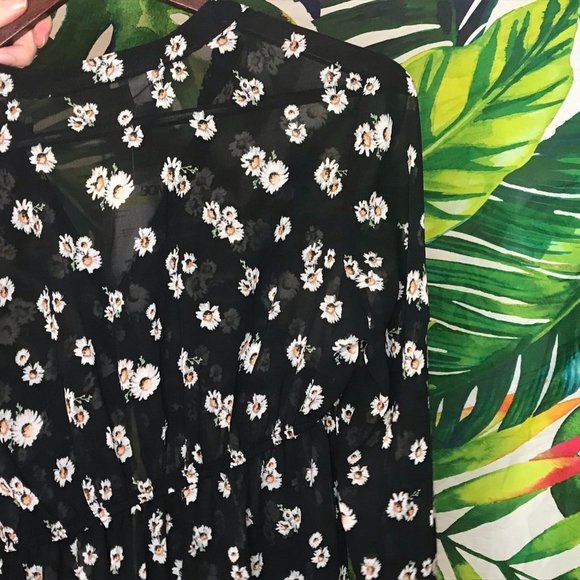 NWT Bongo Juniors Medium Sheer Black Yellow Daisy Button Up Cute Blouse - Picture 3 of 5